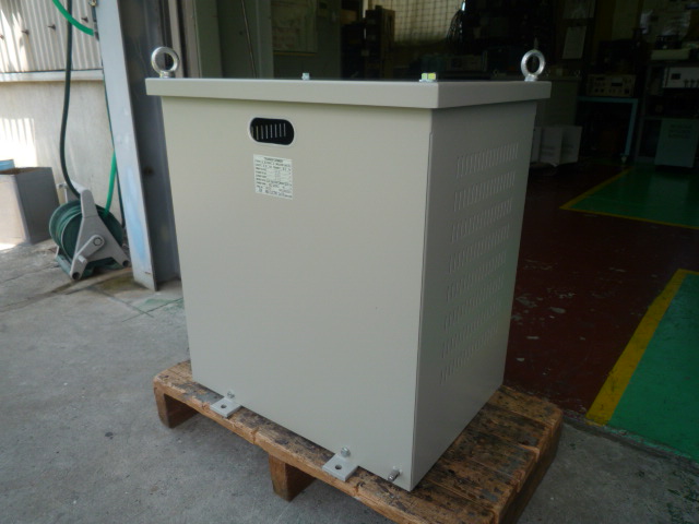 変圧器 ダウントランス 400Vから200V DVSC1000AE42 変圧器 ダウントランス 400Vから200V DVSC1000AE42